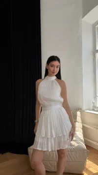 Платье с плиссировкой