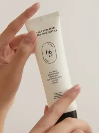 Солнцезащитная эссенция HEVEBLUE Black Yuja Bean Water Sun Essence 50ml
