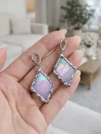 Серьги из розового витражного стекла
