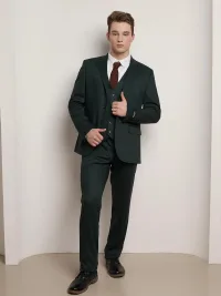 Костюм мужской тройка