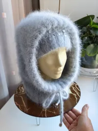 Комплект из ангоры ручной работы.