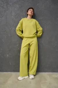 Костюм женский цвета лайм