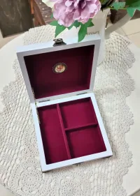 Шкатулка для украшений Розы