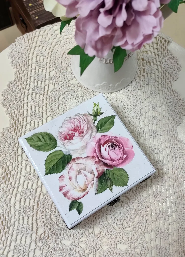 Шкатулка для украшений Розы