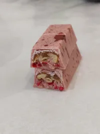 Шоколадный батончик Ягодный кешью